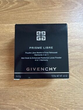 *OG FORMULA* *BNIB* Givenchy Setting & Finishing Loose Powder - 01